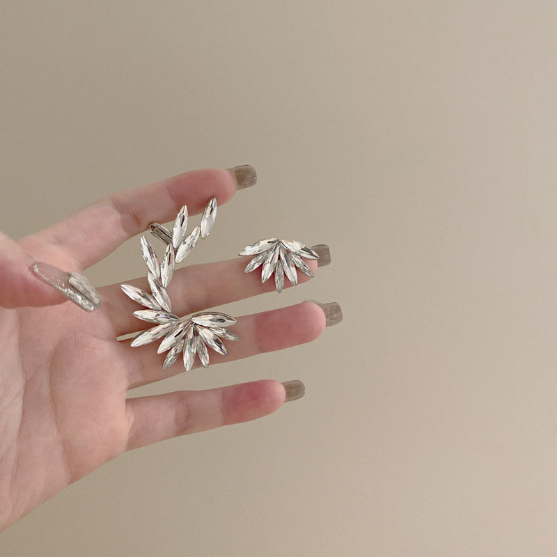 翅膀耳骨夹耳钉一体高级感小众气质冷淡风2025年新款潮耳夹女1132