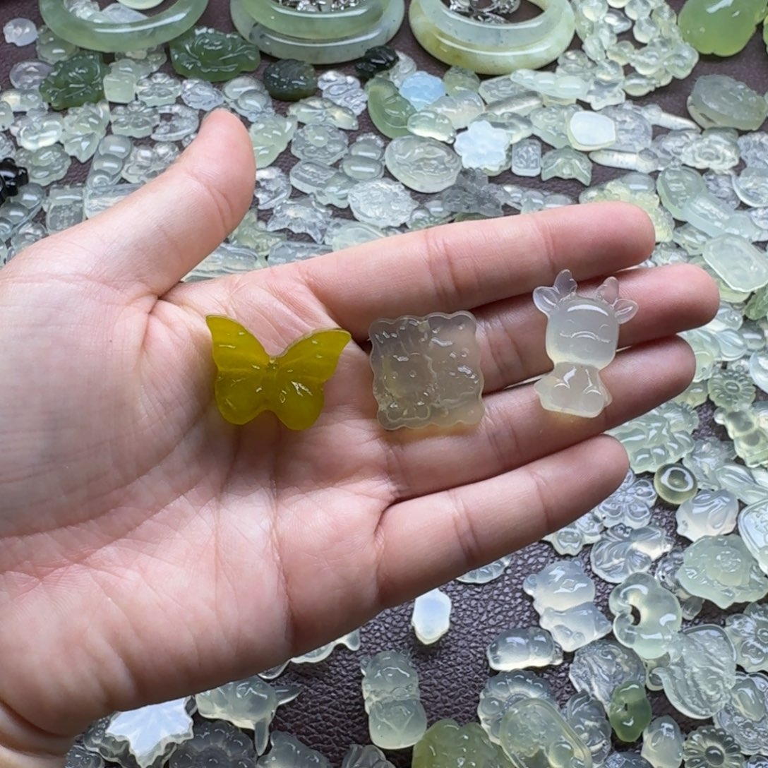 蛇纹石玉合金颈饰