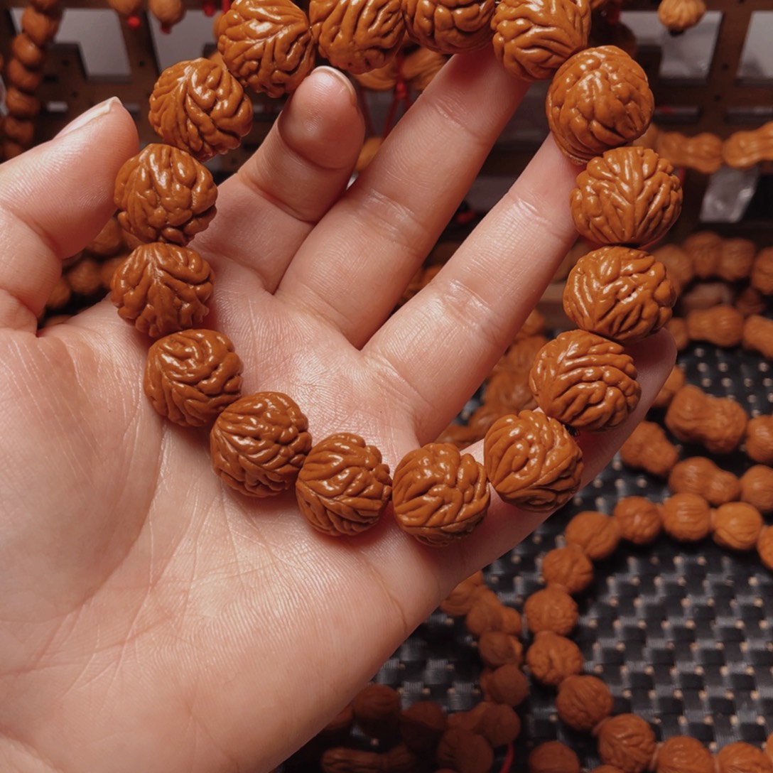 木质类龙纹桃枭手串