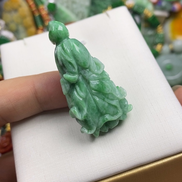 翡翠未镶嵌吊坠(赠链)