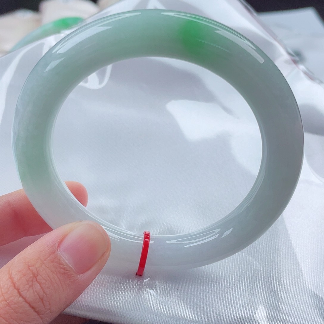 翡翠手镯（圆镯）未镶嵌56-57圈