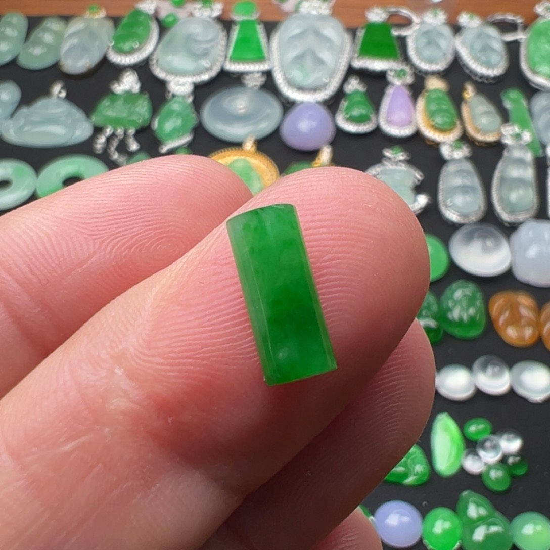 翡翠颈饰未镶嵌马鞍11.5