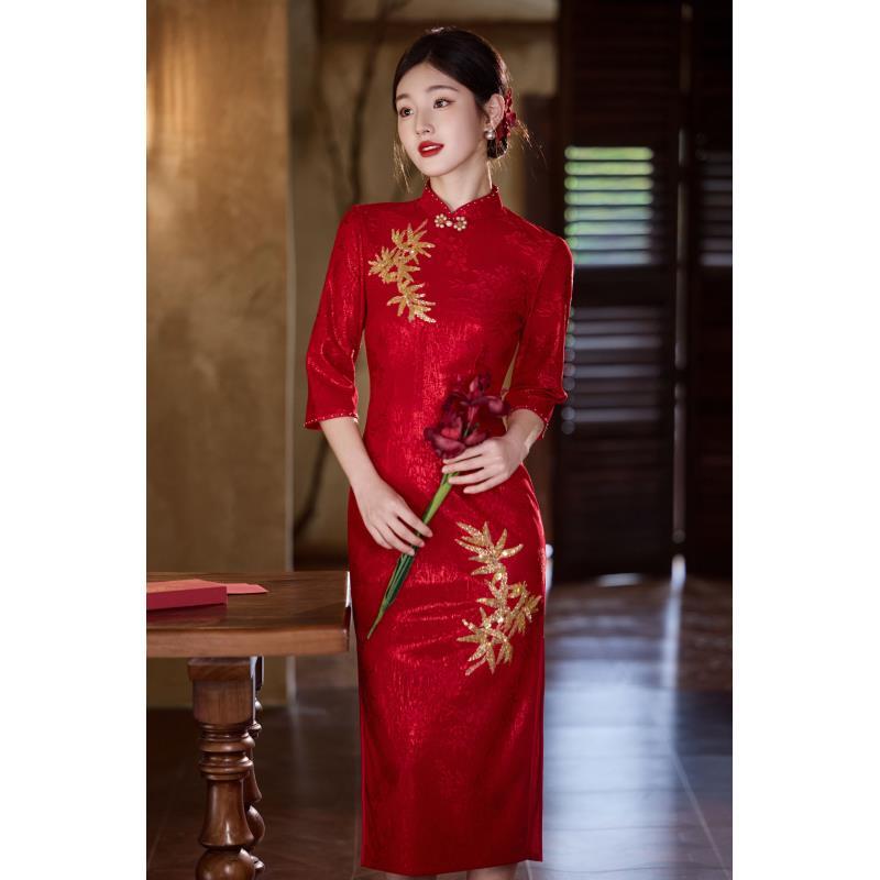 斜襟酒红色中长款七分袖旗袍日常网红中式婚礼修身连衣裙