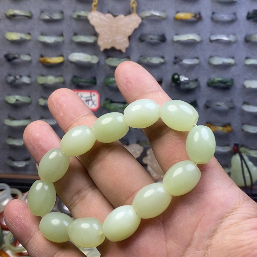 蛇纹石玉戒指未镶嵌