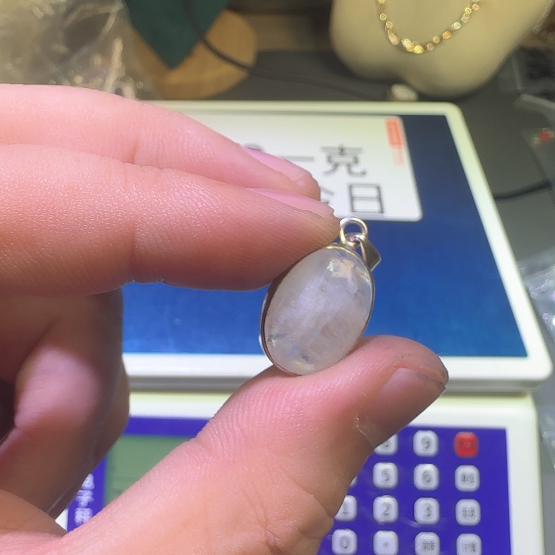 大***爱大理石纯铜吊坠的设计也是