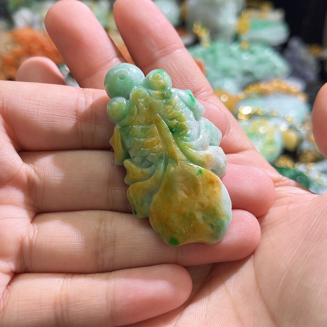 颈饰未镶嵌翡翠待编织