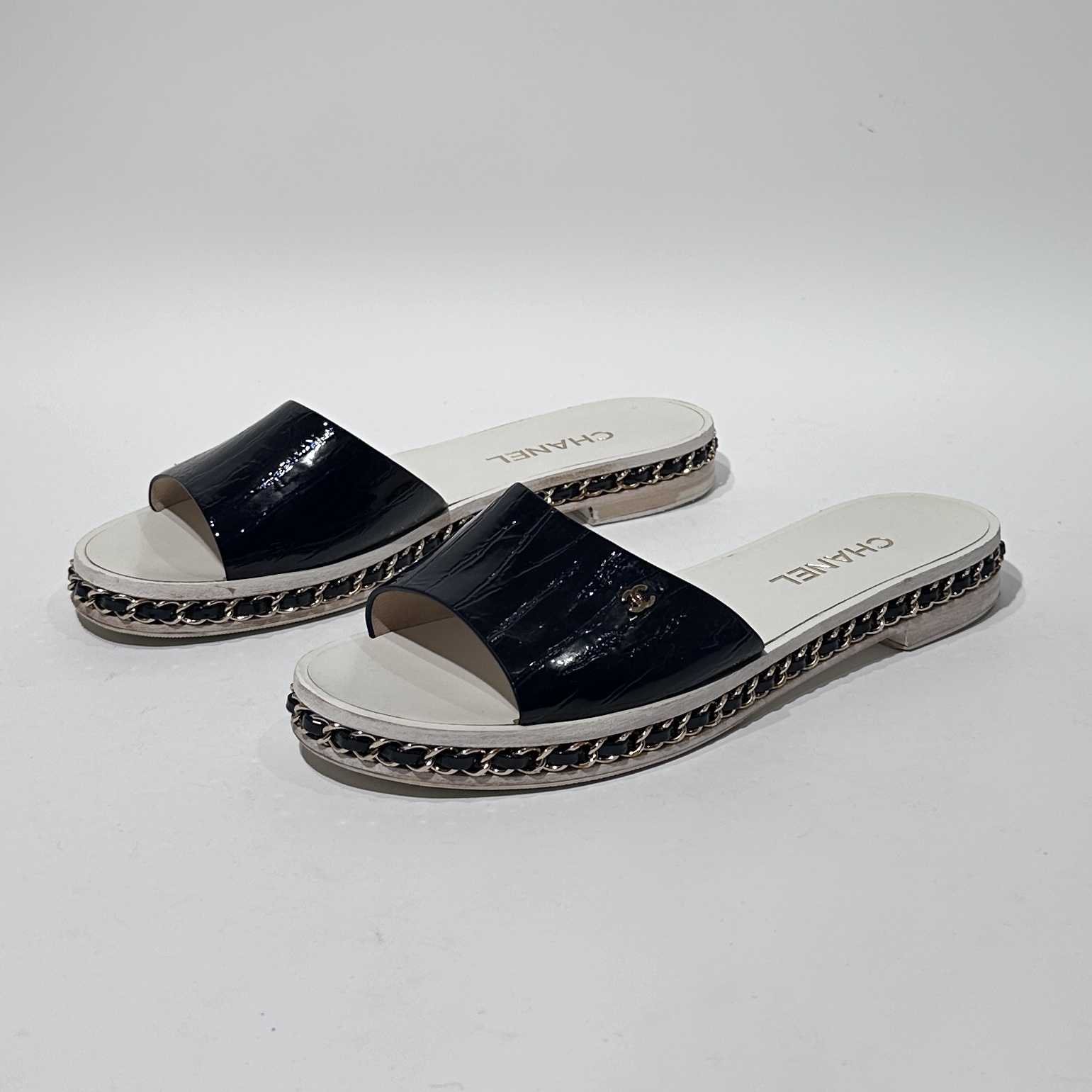 95新 Chanel/香奈儿 36.5码 深蓝色时尚一字拖/MLC1742
