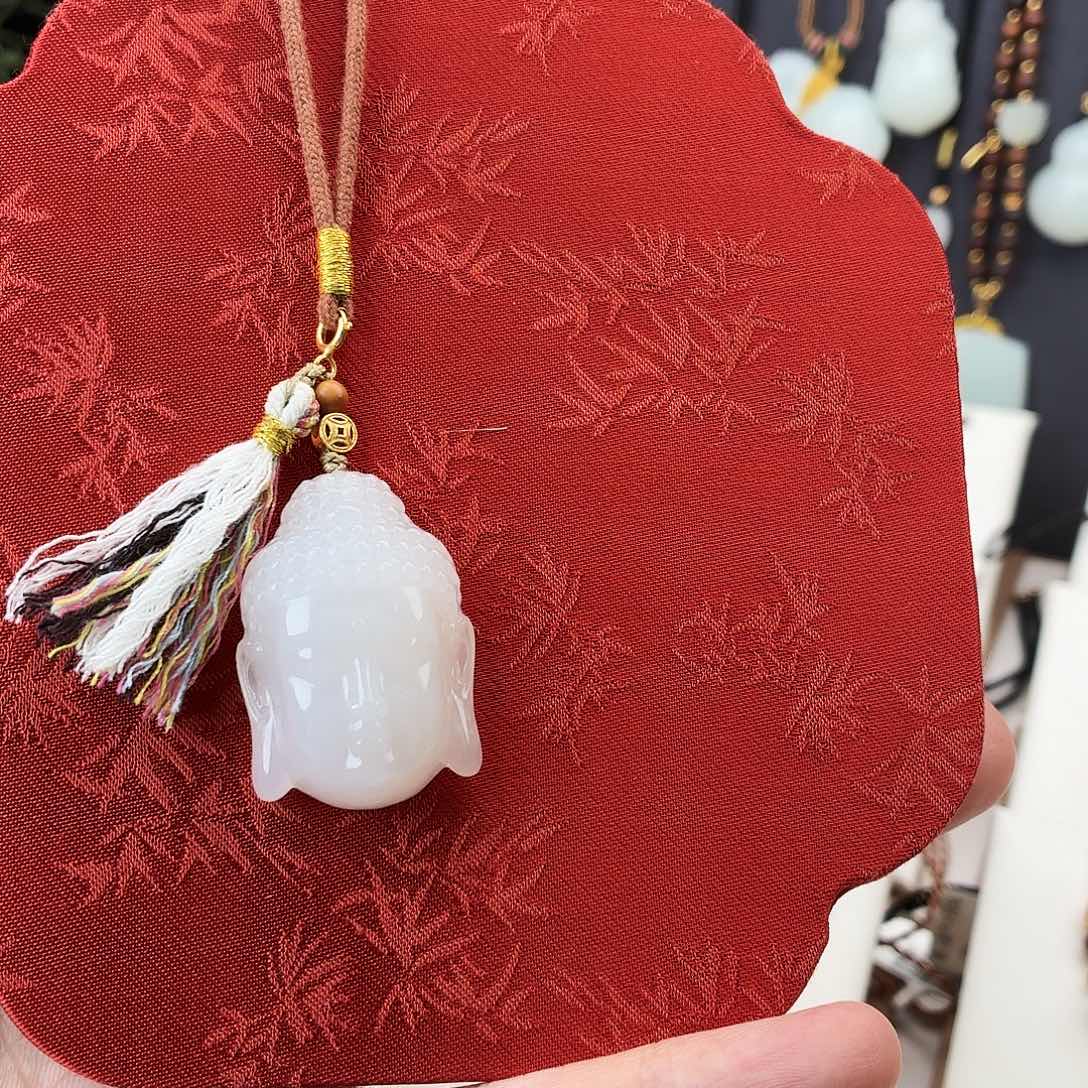 S***t和田玉未镶嵌颈饰