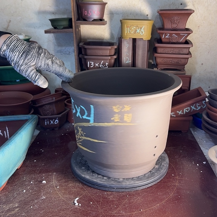 紫砂花盆，手工制作