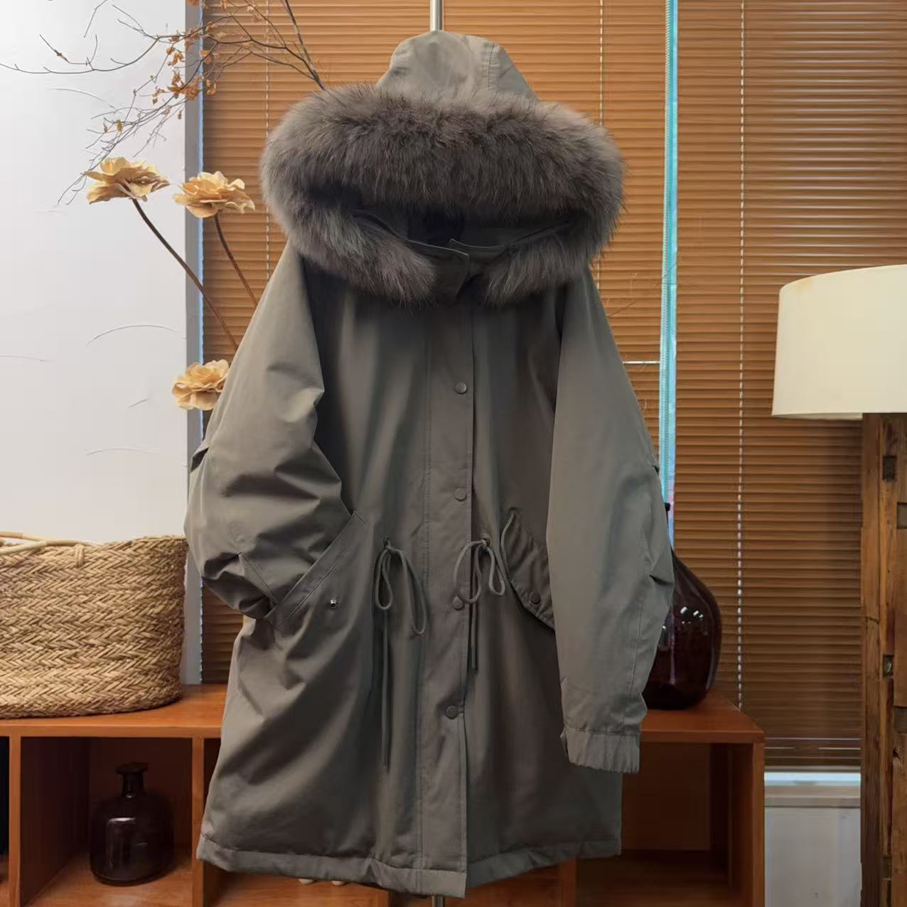 【那尚新品】冬季新款超大狐狸毛连帽休闲羽绒服