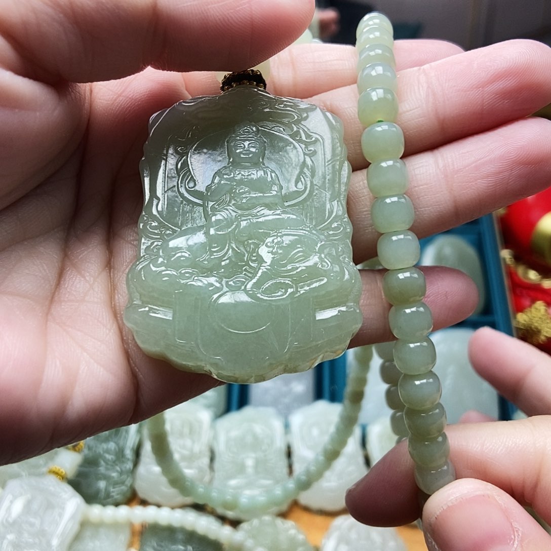 和田玉颈饰未镶嵌回***惑