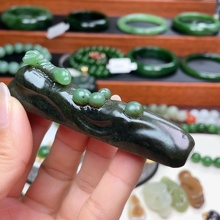 和田玉（碧玉）摆件未镶嵌