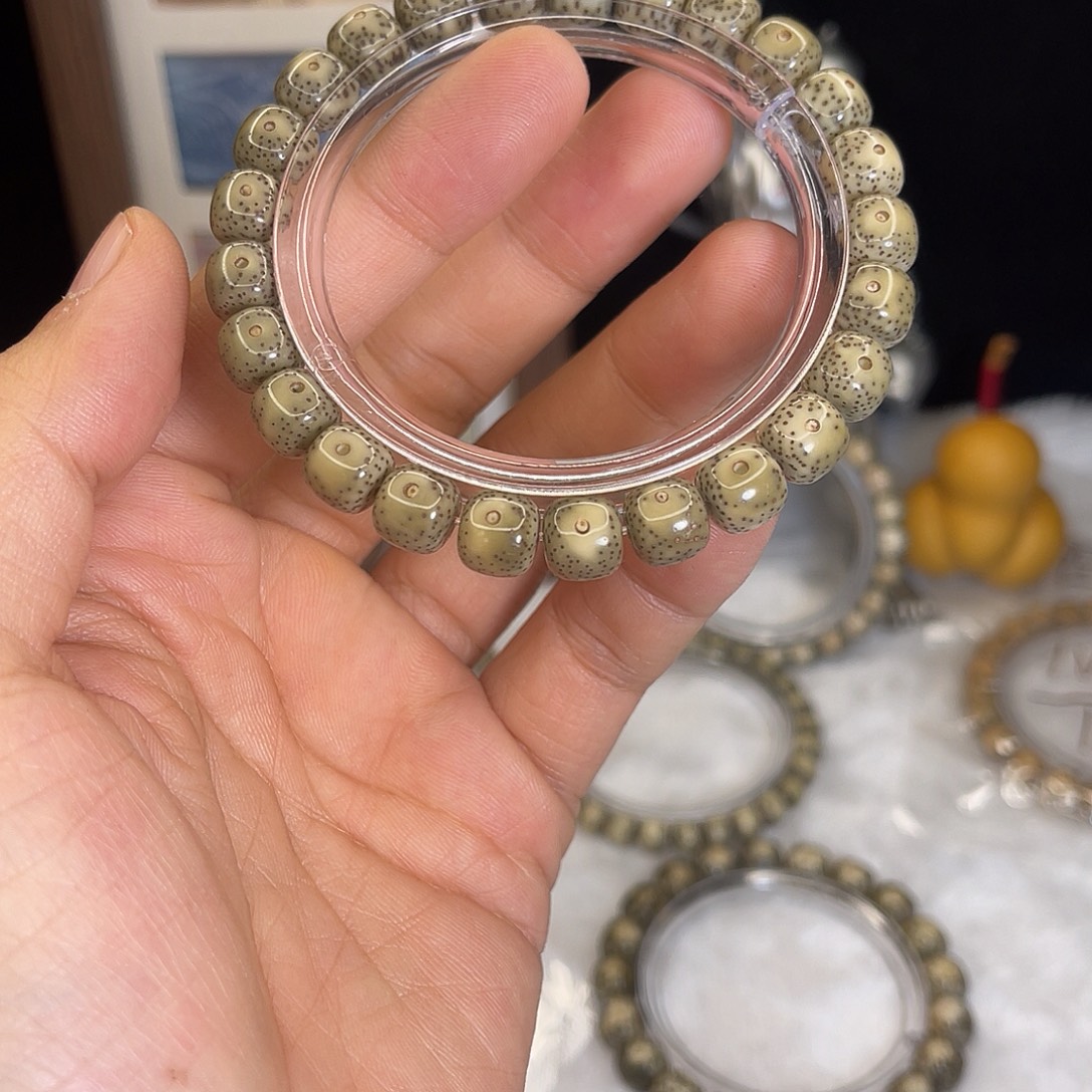 星月菩提手串640 号.  星月菩提.  一物一图. 