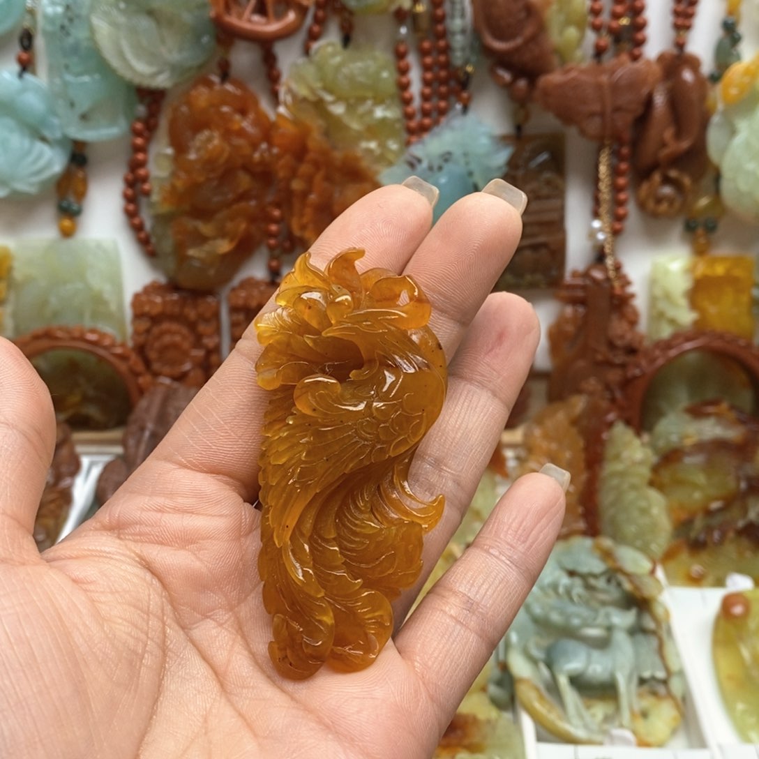 蛇纹石玉颈饰未镶嵌?***阳