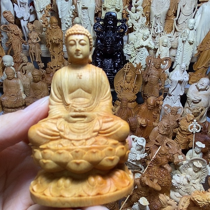 鸿***照柏木（崖柏）大日如来
