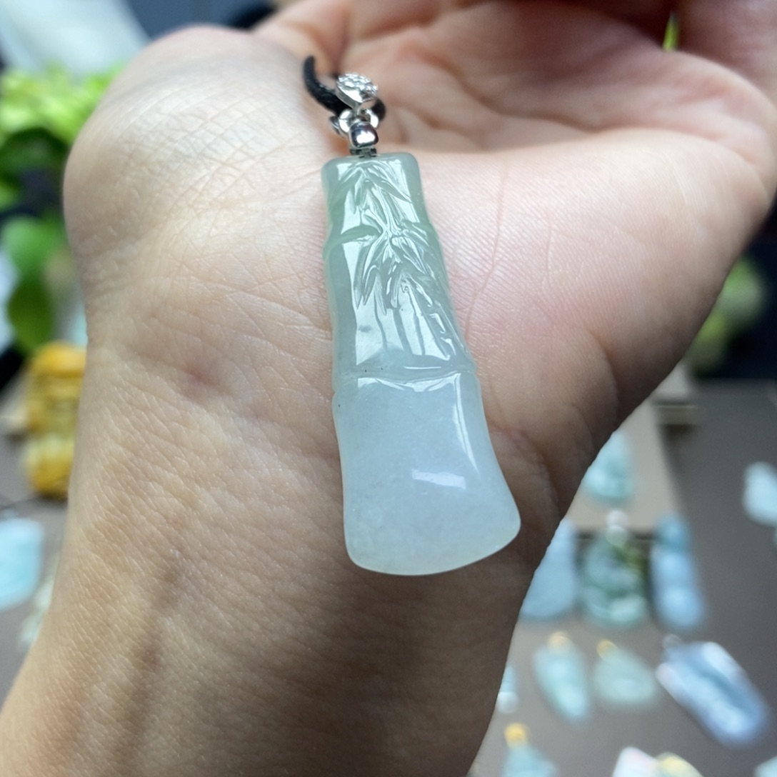 翡翠颈饰银S925镶嵌烟*吊坠