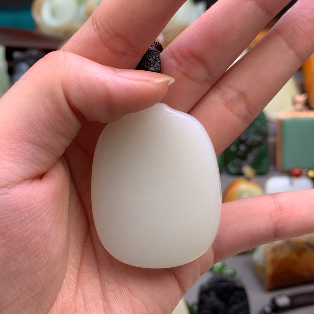 和田玉吊坠未镶嵌