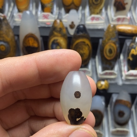 未镶嵌玛瑙/玉髓珠宝奇石