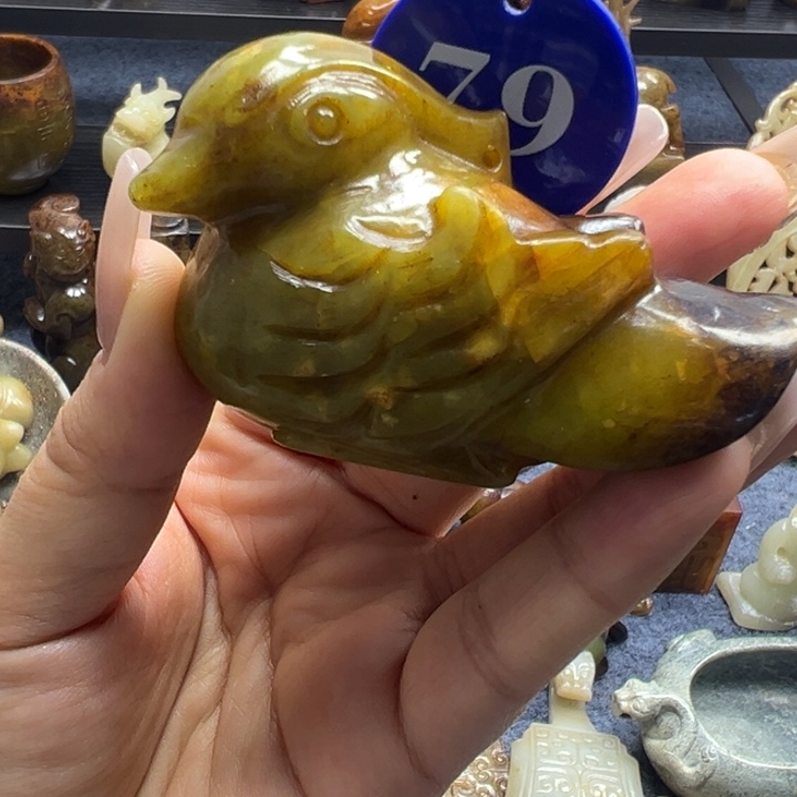 和田玉未镶嵌车挂