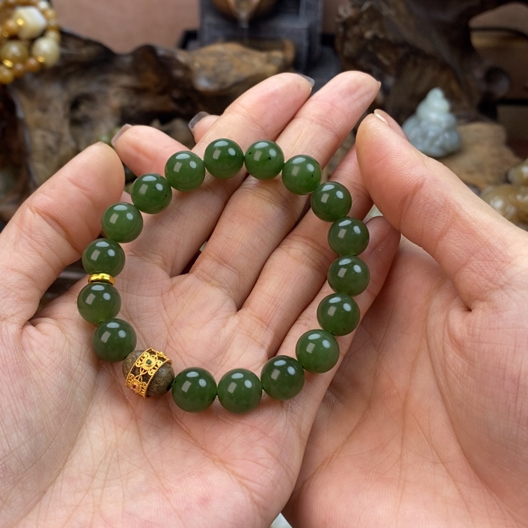 云***呼和田玉（碧玉）未镶嵌颈饰