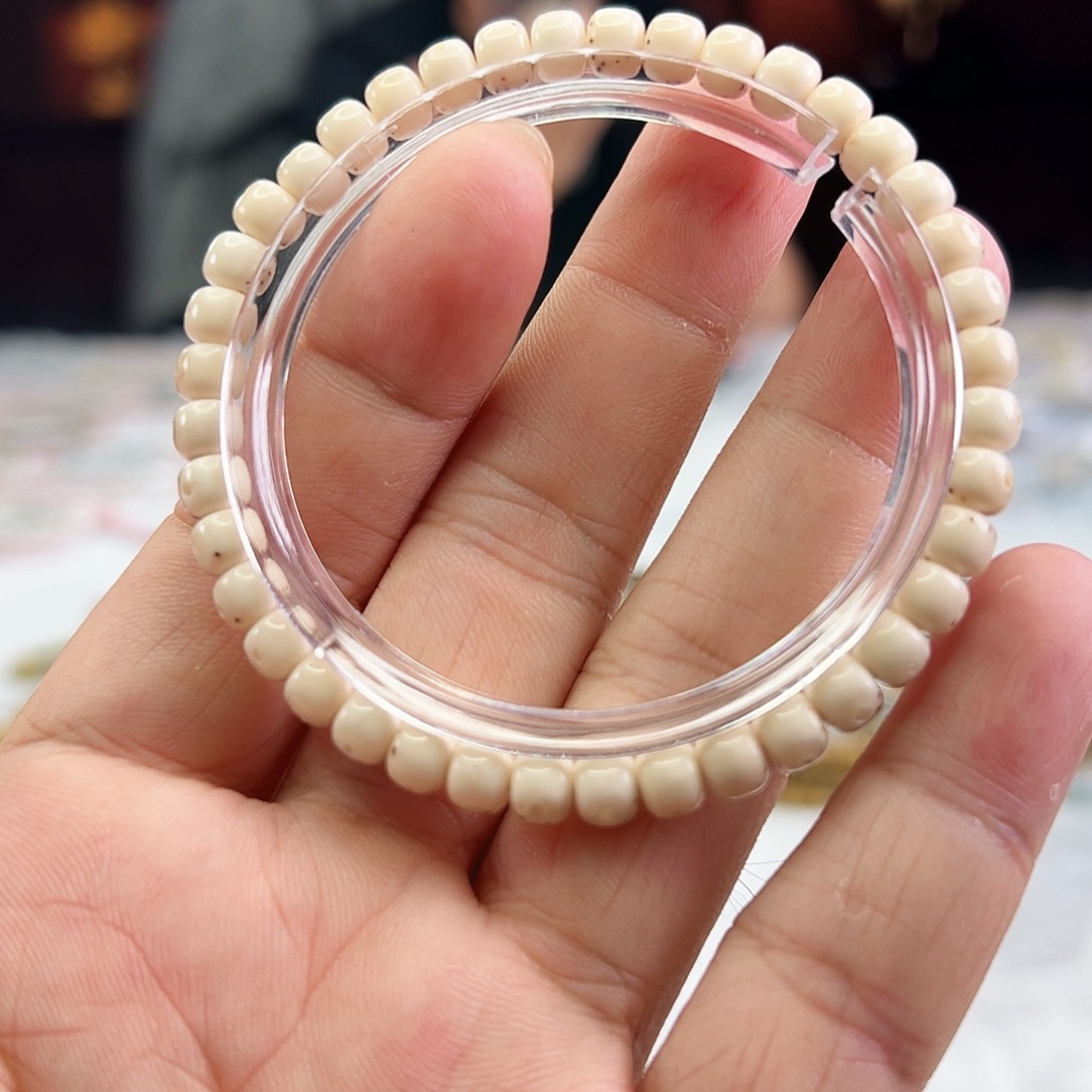 手串星月菩提6*5超大留白80% 全玉化糯冰