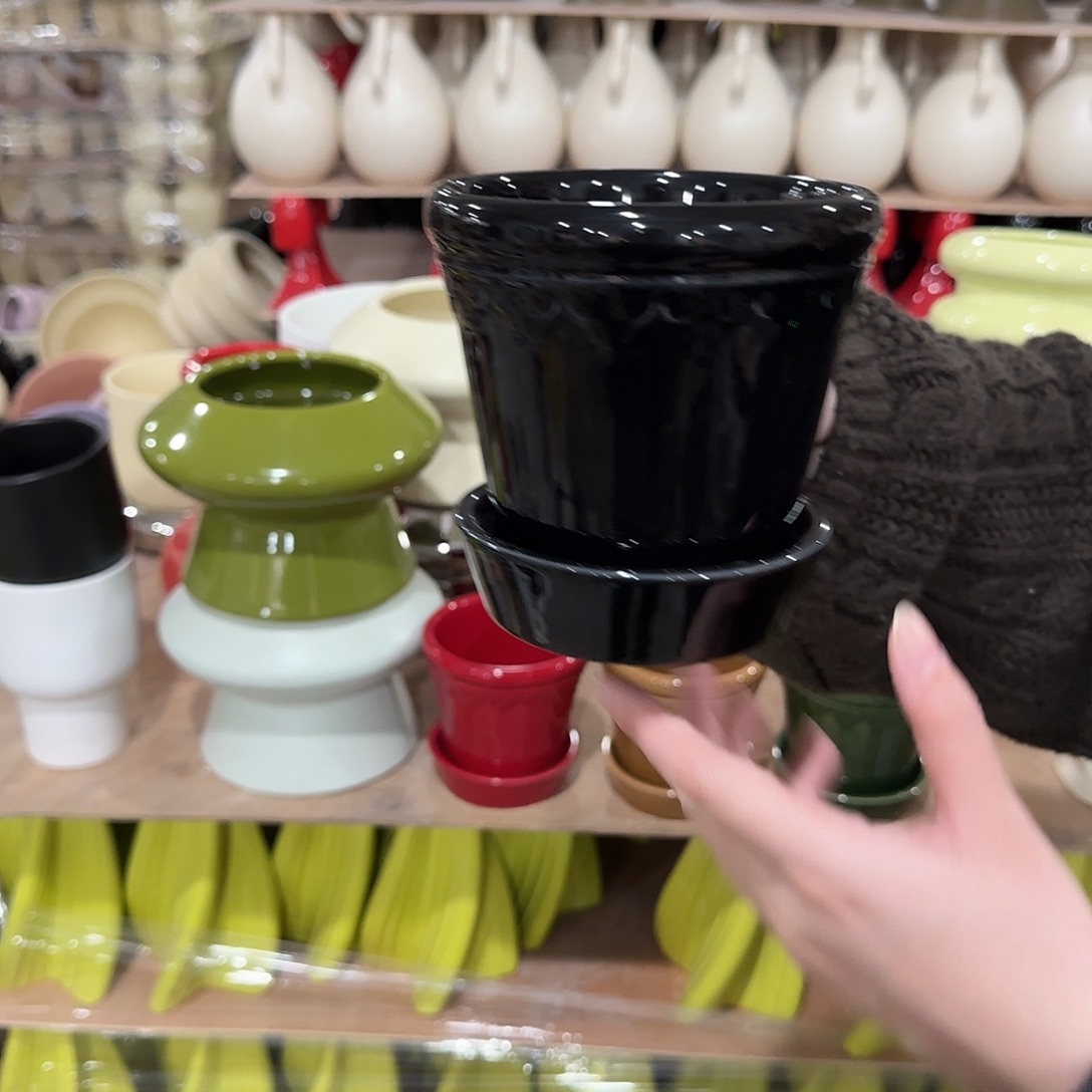 b4黑色带托花盆花盆花盆