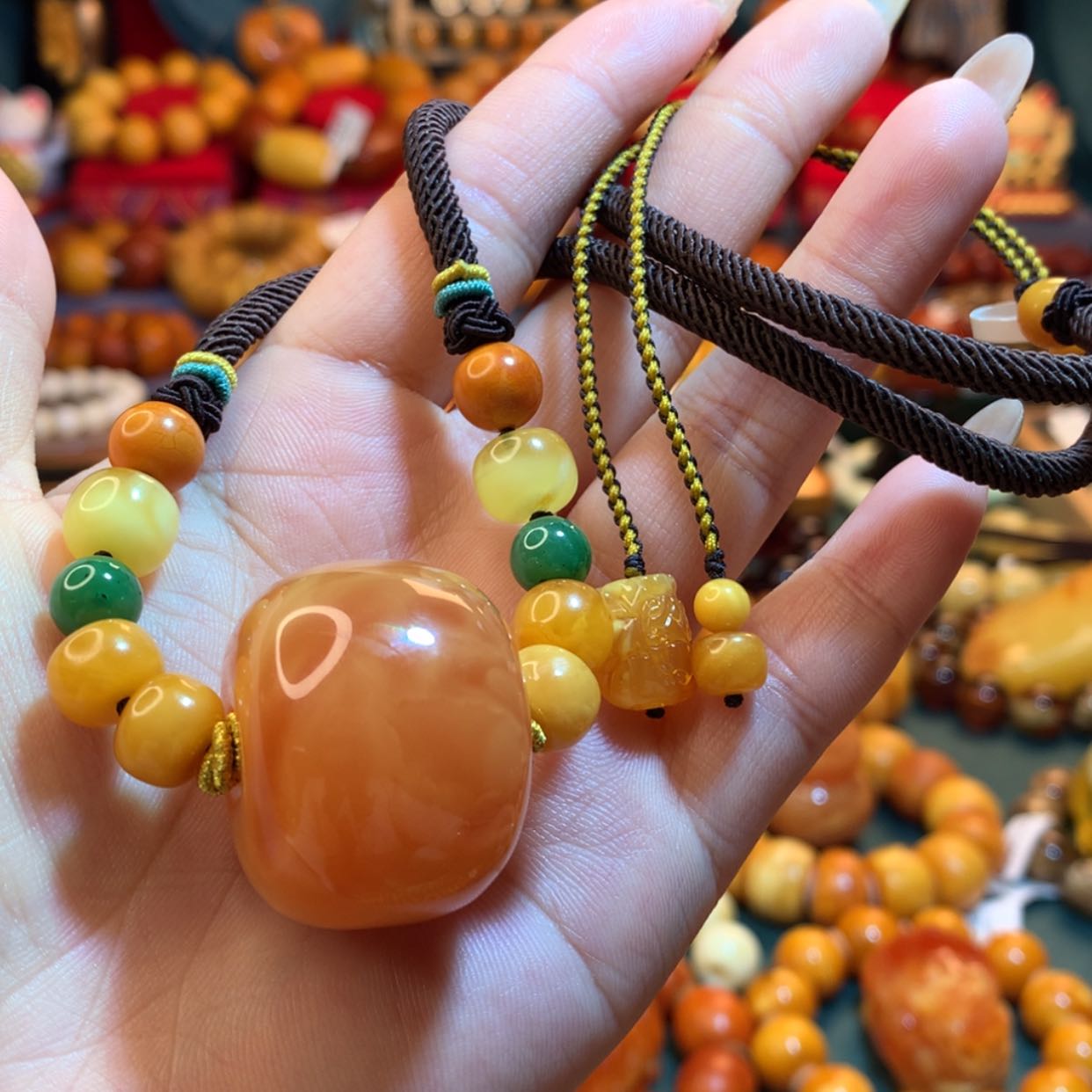 【闪购商品】蜜蜡吊坠(赠链)未镶嵌