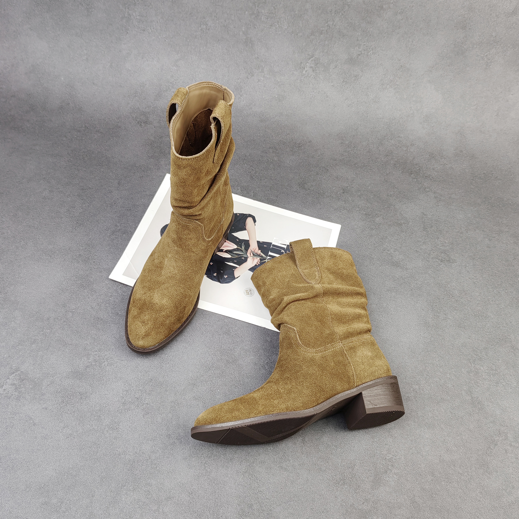 秋冬新款平跟舒适时尚女短靴子V口瘦瘦靴尖头中筒靴女鞋-335-6