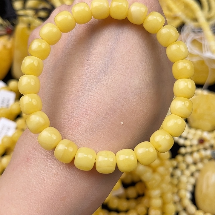 琥珀未镶嵌颈饰琥珀