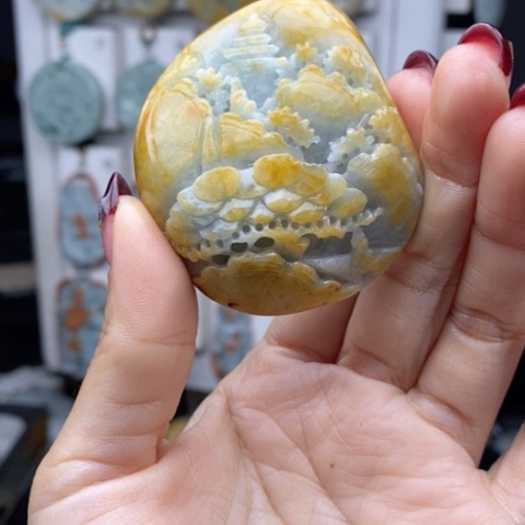 翡翠颈饰未镶嵌翡翠