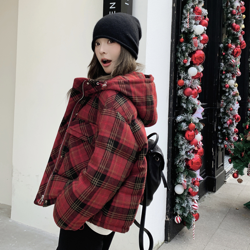 新款红色设计感休闲工装格子面包服女2025冬季小个子加厚连帽外套