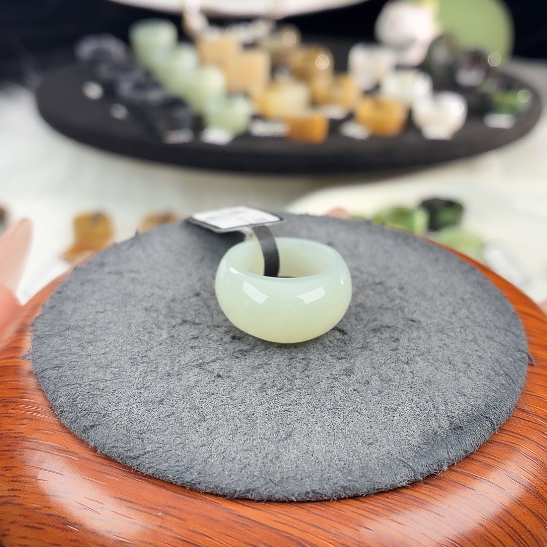 和田玉未镶嵌戒指b36蜂蜜水馒头16不退换