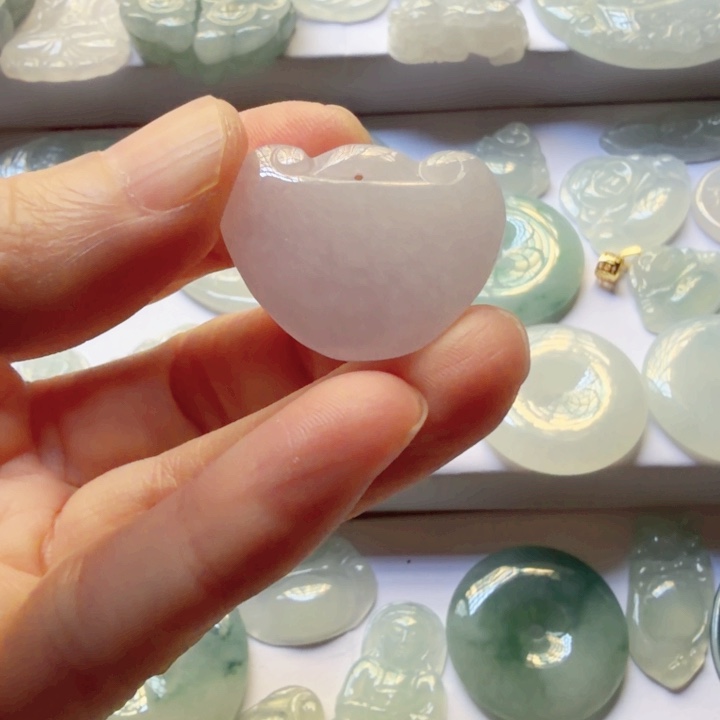 翡翠未镶嵌颈饰翡翠