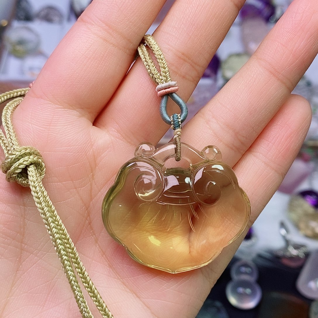 水晶吊坠(赠链)未镶嵌