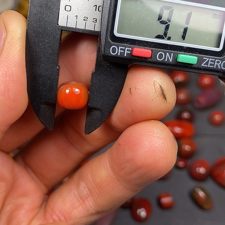 南红玛瑙未镶嵌车挂