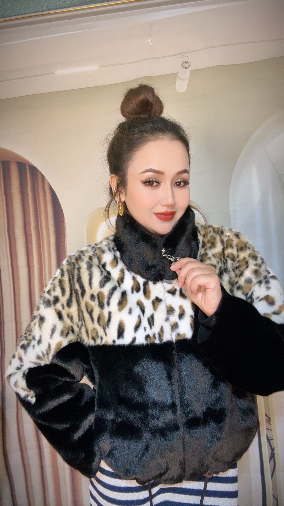 立领短款披肩领多种色系常规领女