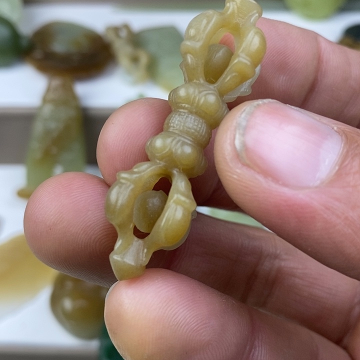 和田玉（糖玉）未镶嵌颈饰