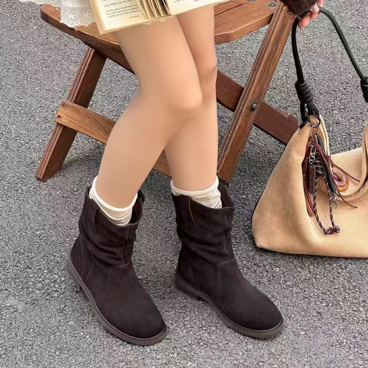 韩系磨砂牛皮擦色褶皱堆堆短靴女2025年秋季新款百搭平跟马丁靴