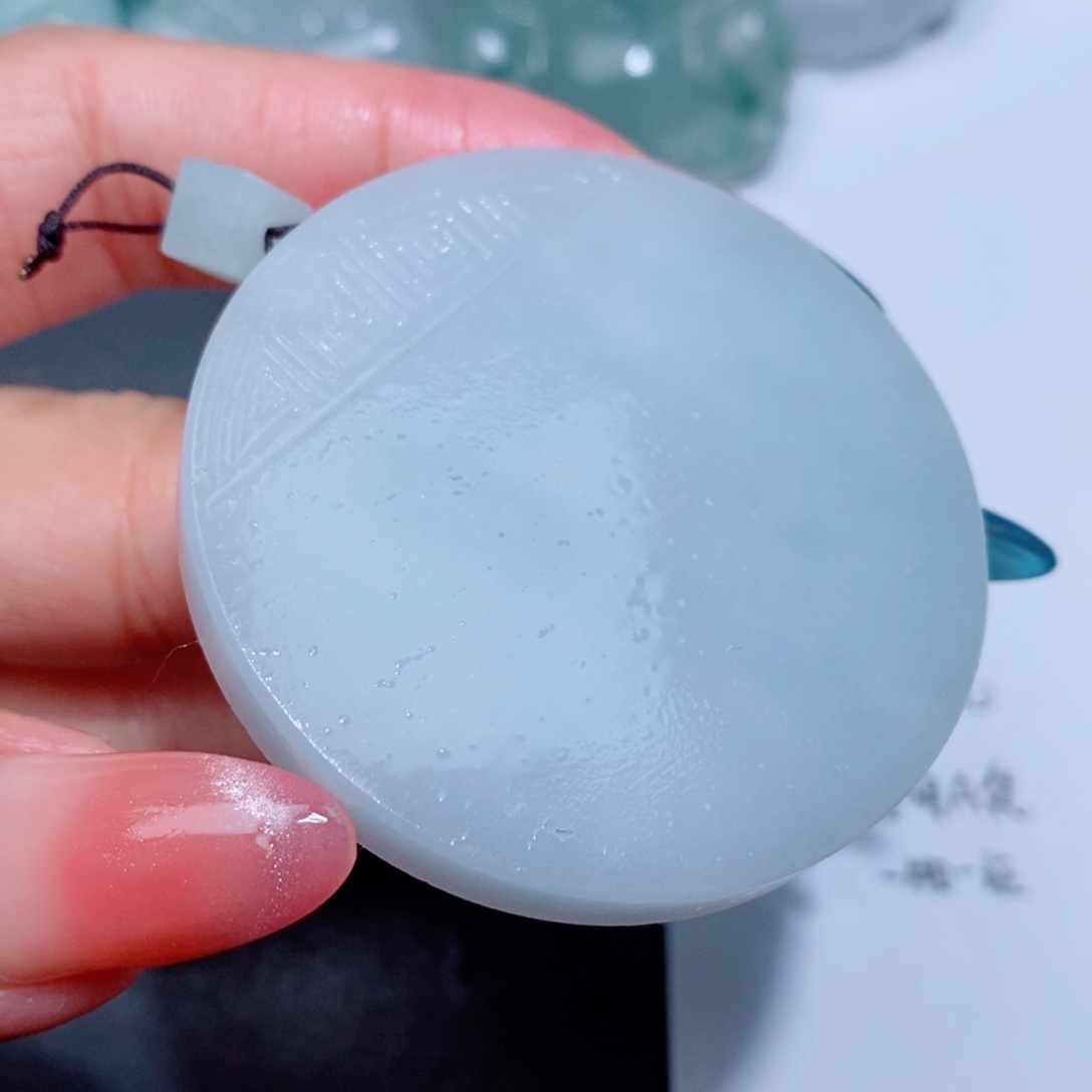 定制翡翠吊坠未镶嵌