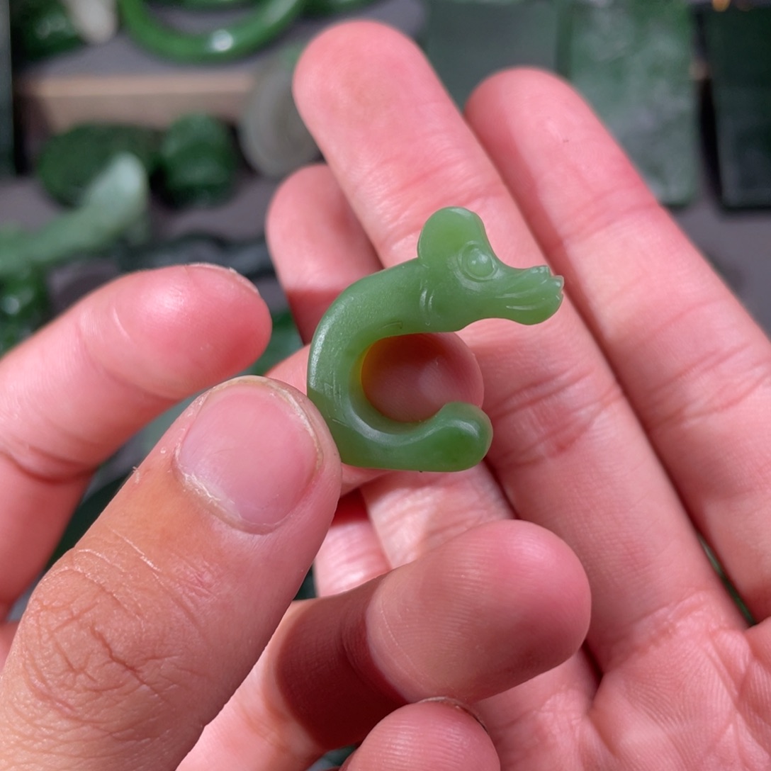 和田玉（碧玉）颈饰未镶嵌定制