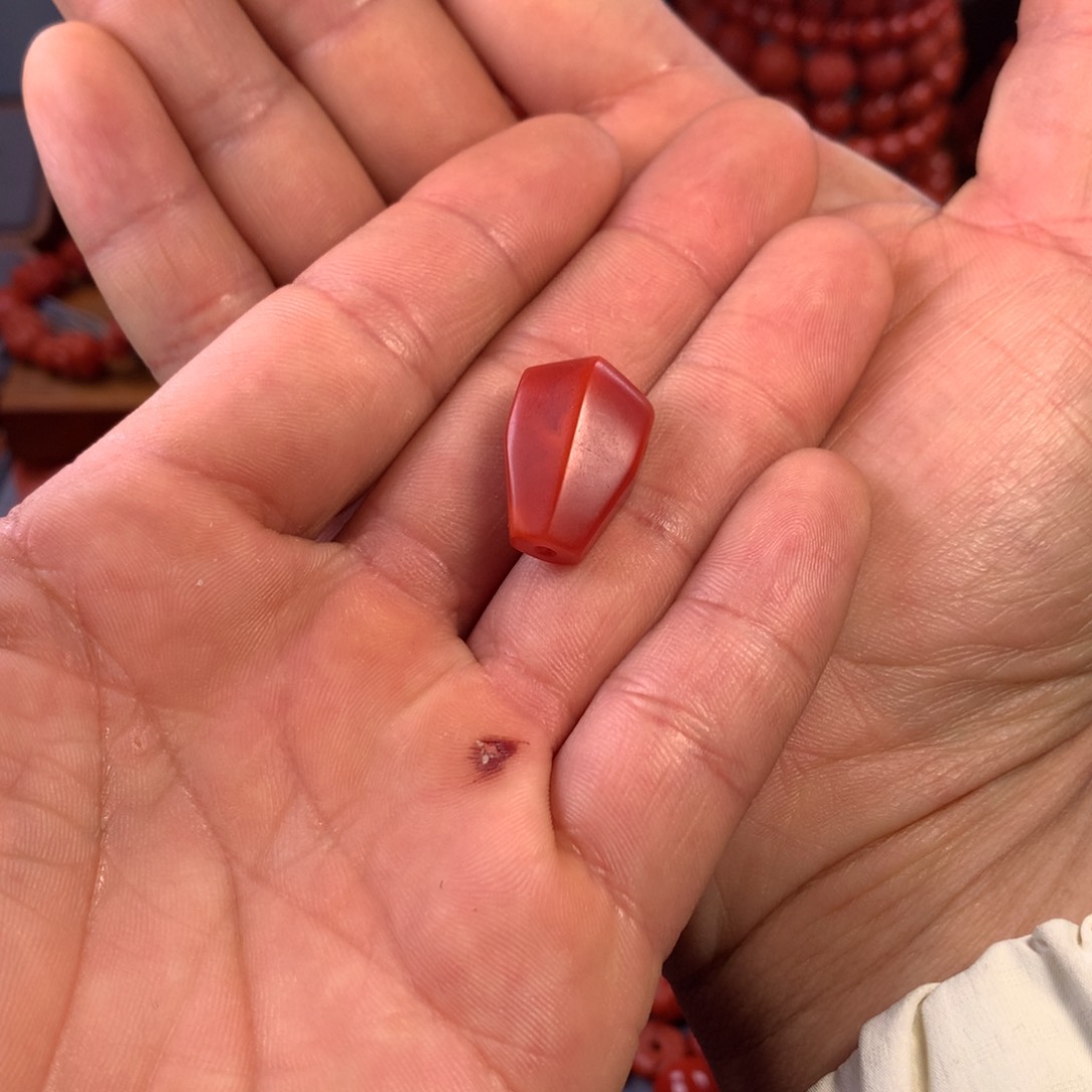 南红玛瑙配饰未镶嵌