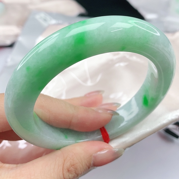 未镶嵌手镯翡翠，733