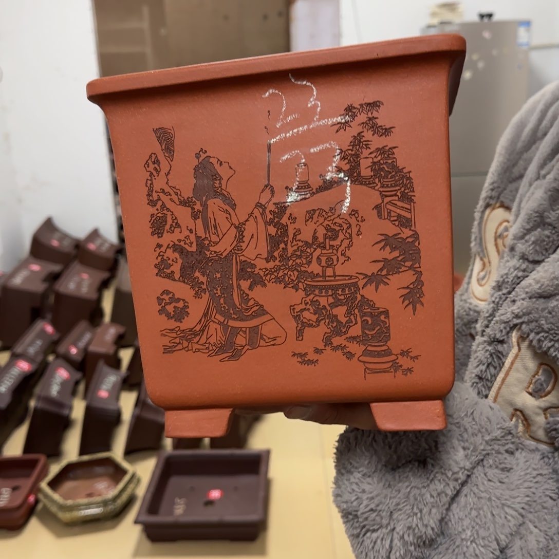 紫砂花盆呜呜呜呜