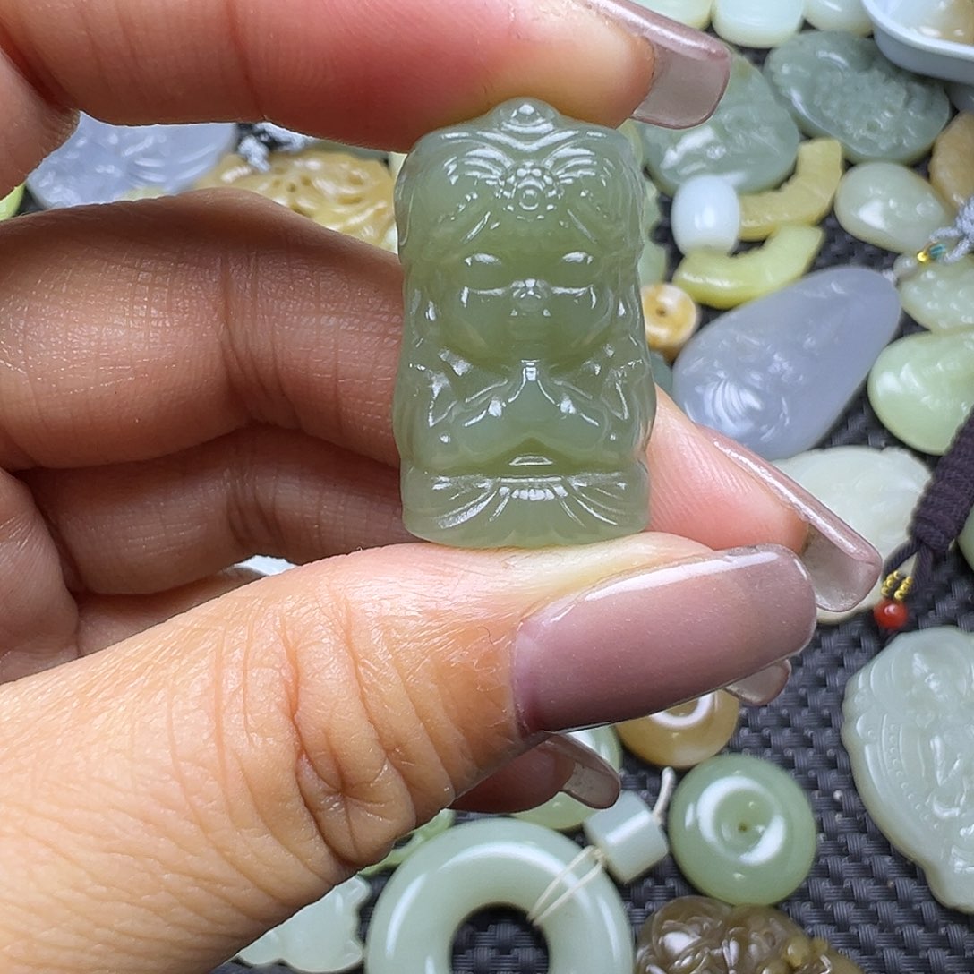 和田玉未镶嵌颈饰买断价，不退不换