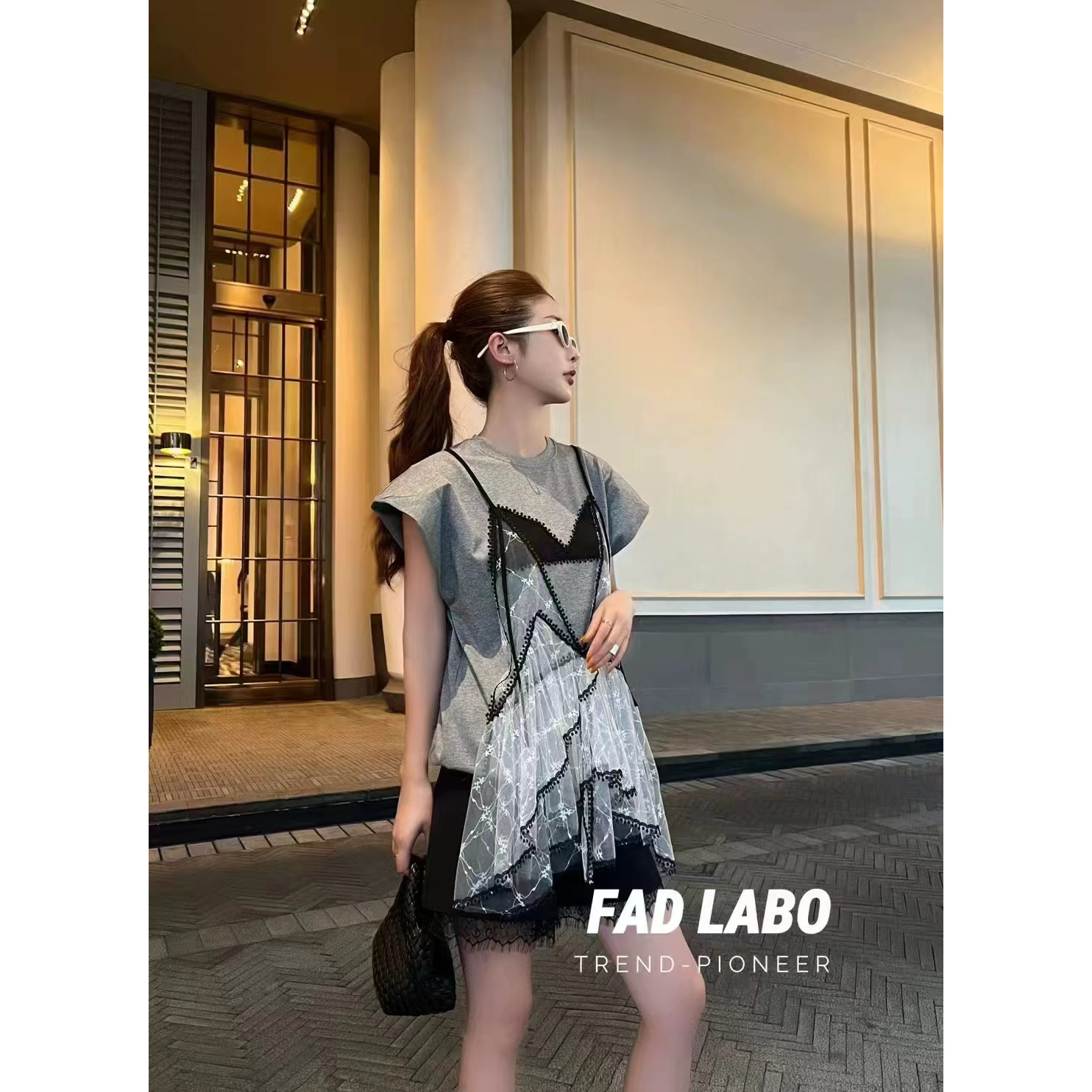 欧洲站2025夏季新款时尚设计感重工钉珠蕾丝拼接假两件短袖上衣女