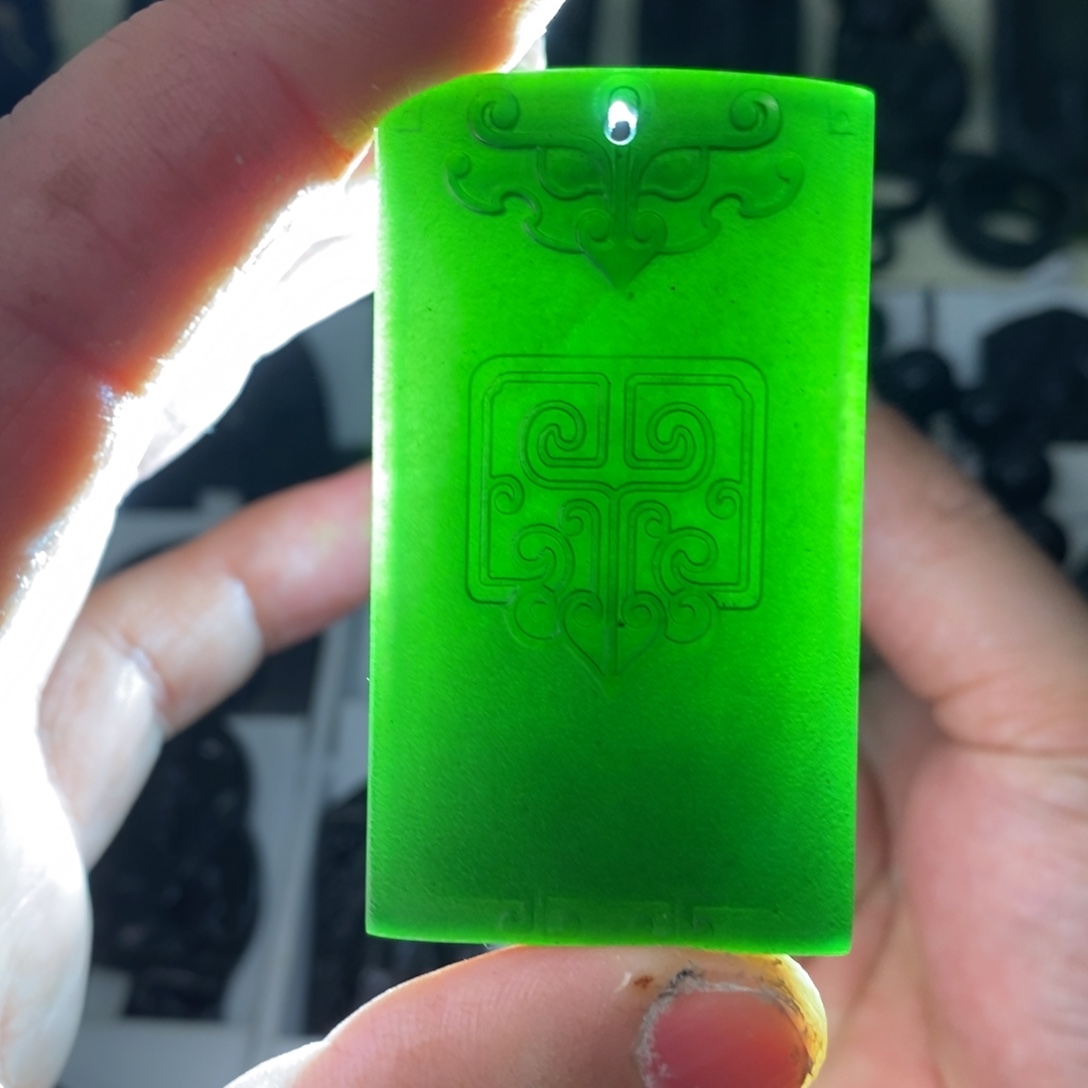 龙***五蛇纹石玉未镶嵌颈饰