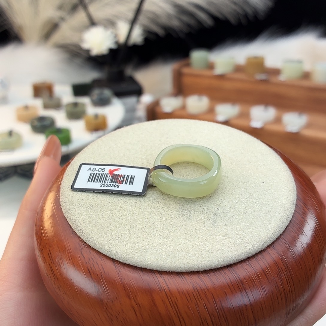 和田玉未镶嵌戒指浅水方圆17.3mmj29