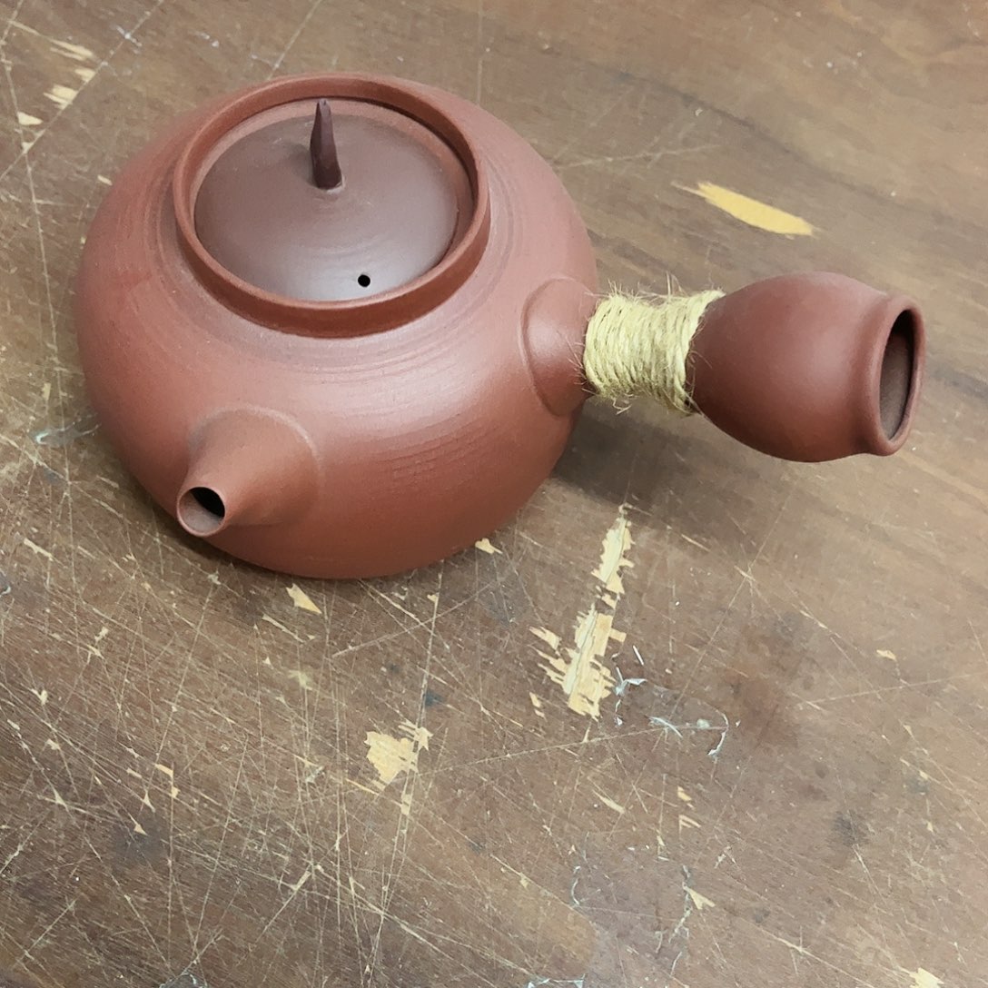 瑕疵侧把壶身壶盖有色差慎拍