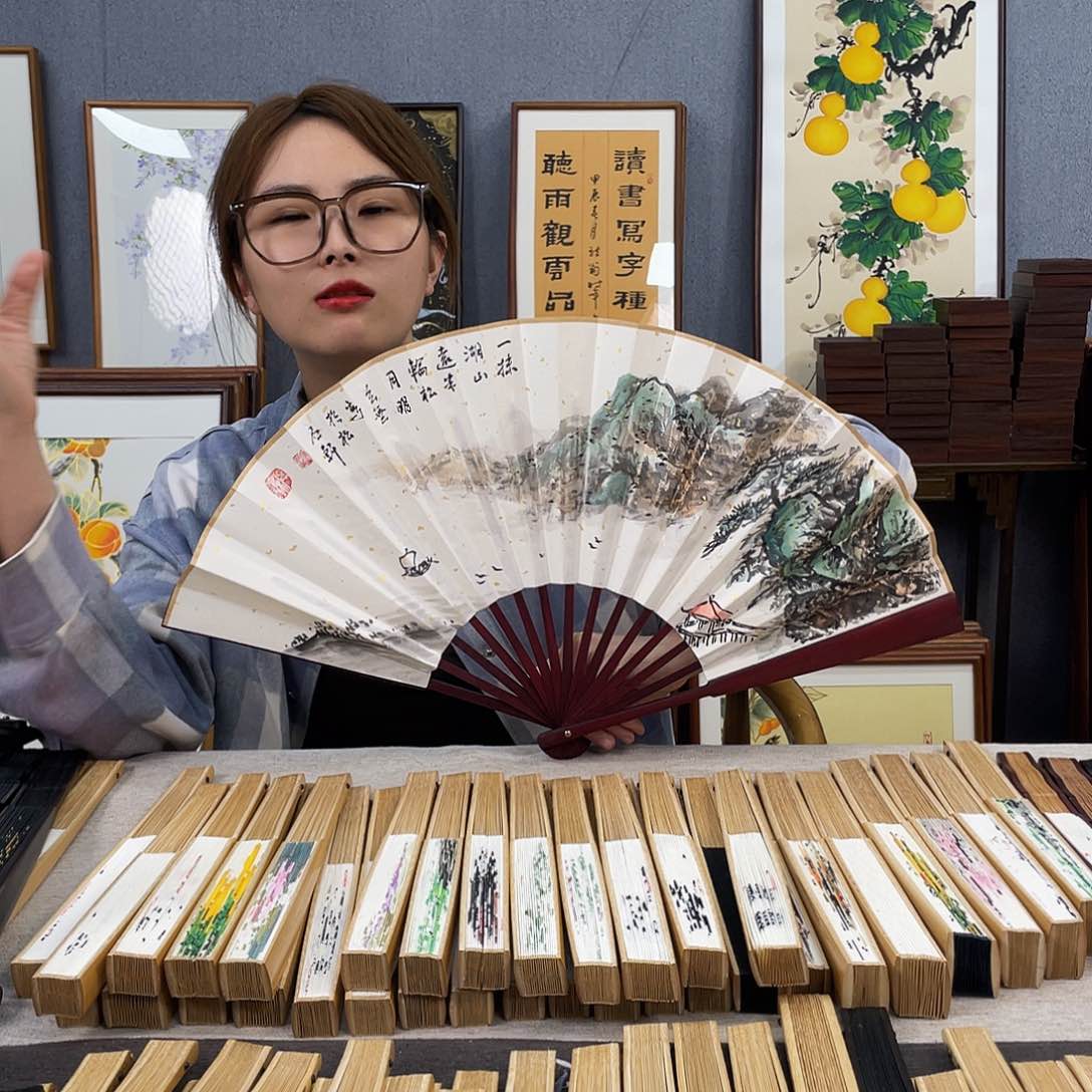 国画福利折扇带中玉扇骨（默认粘好发出）