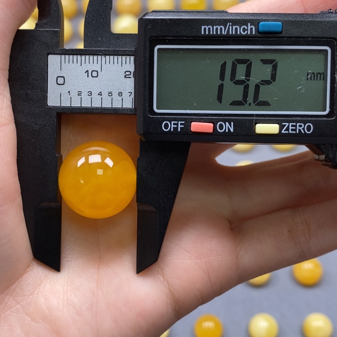 四***安琥珀未镶嵌裸石纯天然